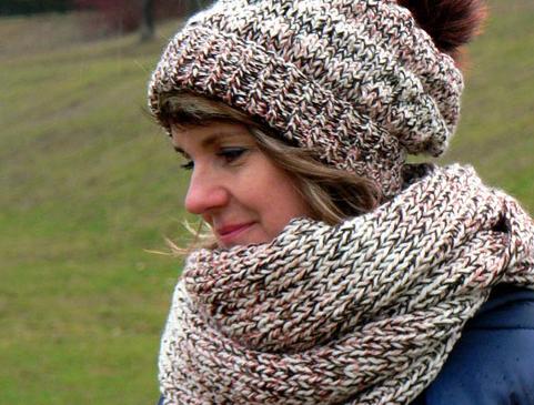 Pletený baret ve sv.hnědé barvě