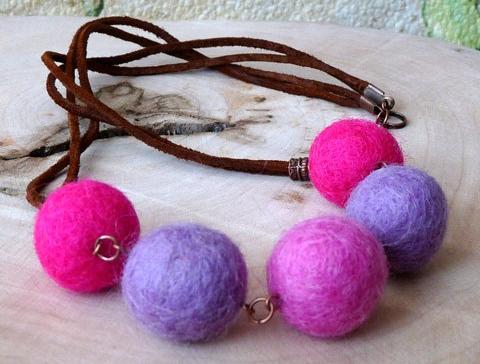 Pletený baret ve sv.hnědé barvě