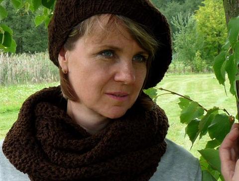 Pletený baret ve sv.hnědé barvě