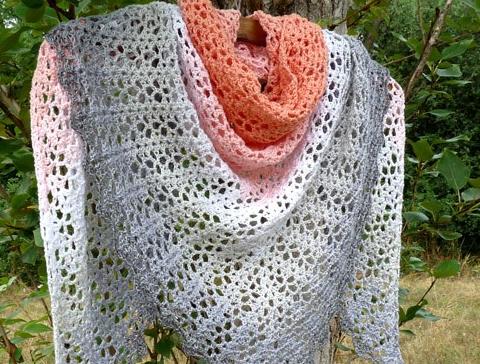 Pletený baret ve sv.hnědé barvě