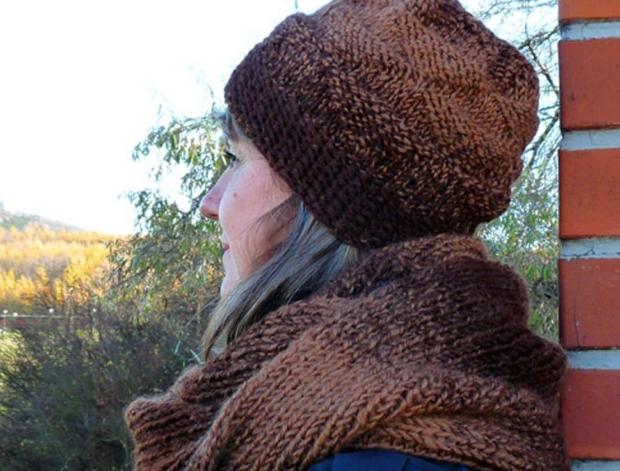 Pletený baret ve sv.hnědé barvě