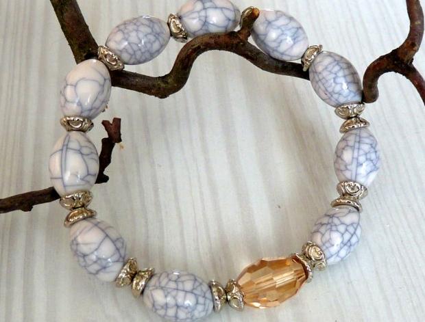 Pletený baret ve sv.hnědé barvě