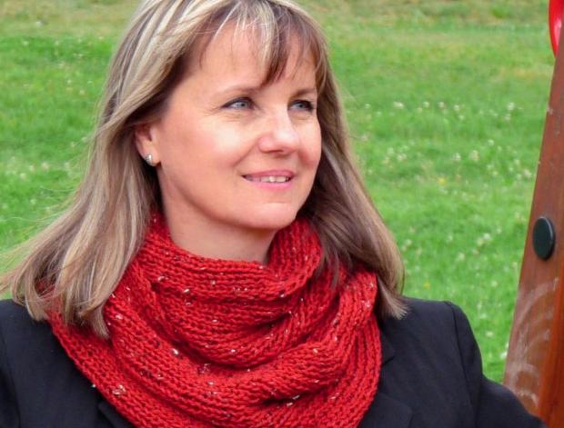 Pletený baret ve sv.hnědé barvě