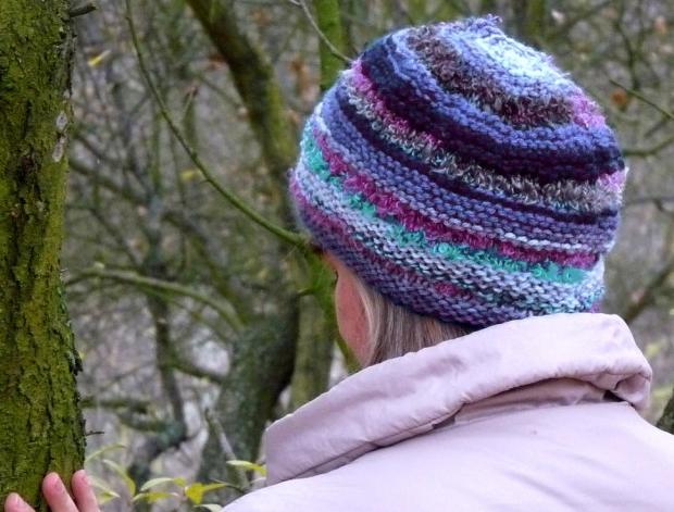 Pletený baret ve sv.hnědé barvě