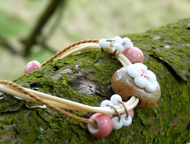 Pletený baret ve sv.hnědé barvě