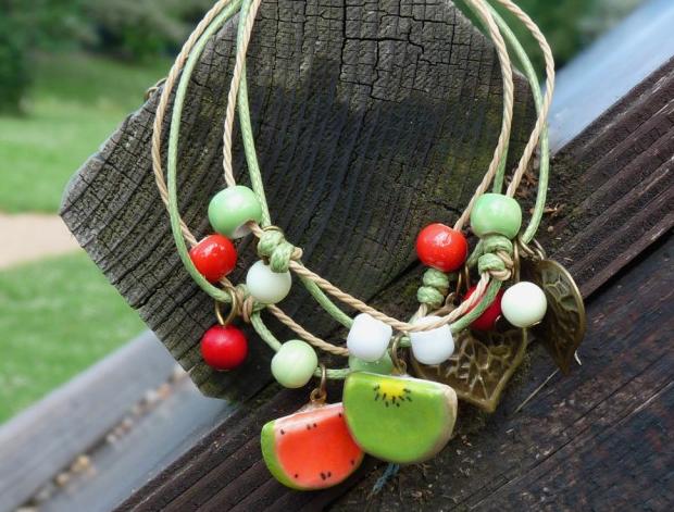 Pletený baret ve sv.hnědé barvě