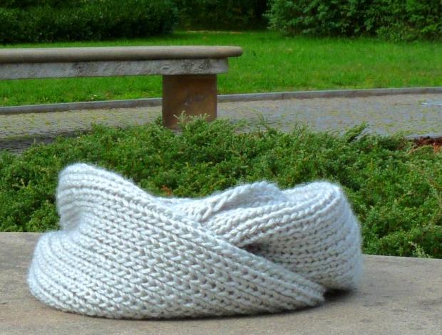 Pletený baret ve sv.hnědé barvě