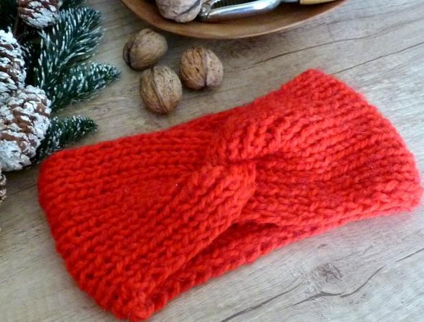 Pletená čepice - červenání červená dárek vánoce čelenka zimní pletená podzimní teplá praktická vlněná pozornost uzel handmade kamarádka turban překřížení 