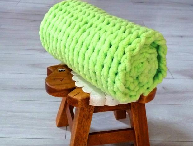 Pletený baret ve sv.hnědé barvě