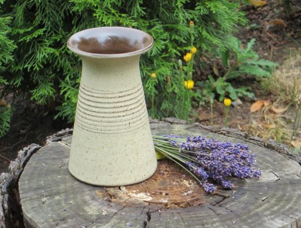 Vázička výška 15 cm váza květina vázička 