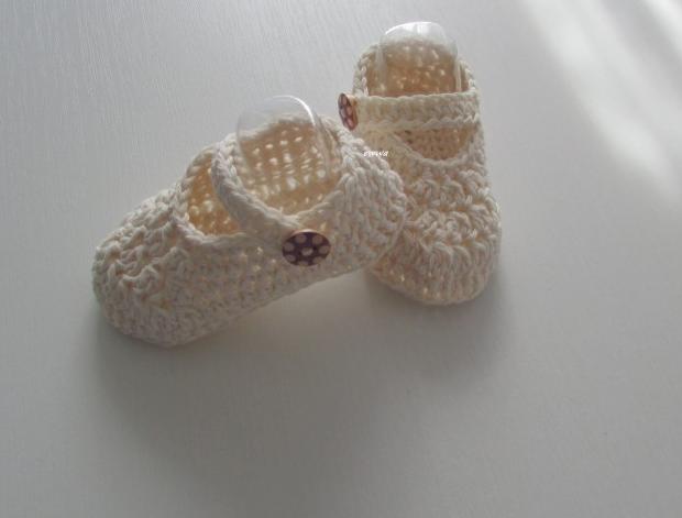 Botičky děti jarní holčička holčičí jaro miminko béžová háčkované akryl smetanová botičky unisex celoroční handmade balerínky capáčky mimi 