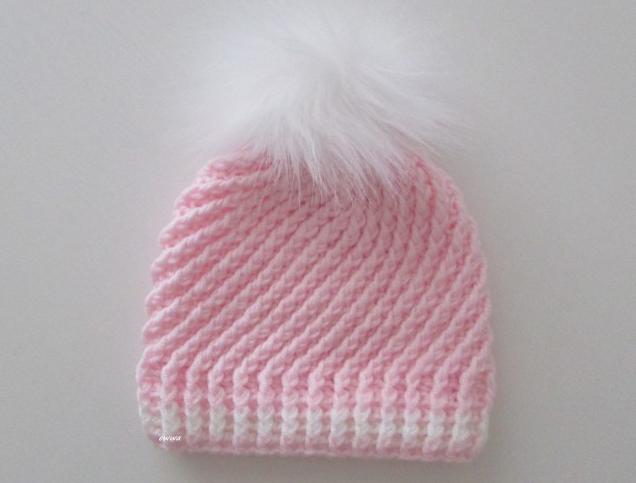 Čepička děti zima růžová háčkovaná čepička bílá pružná teplá bambule handmade 