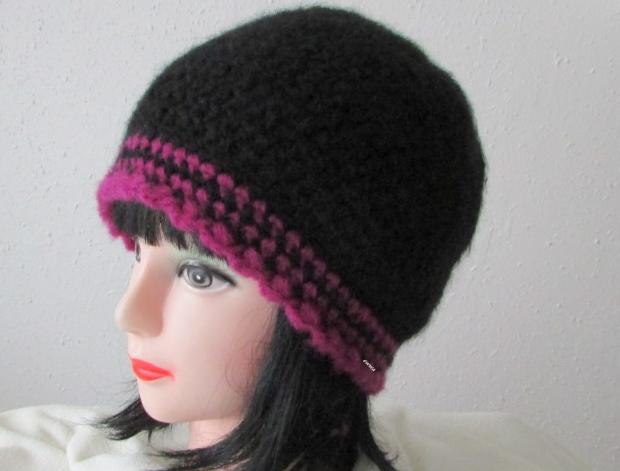 Čepice čepice háčkovaná černá dámská zimní akryl vlna mohér handmade purpurová hřejivá polyamid lehoučká 