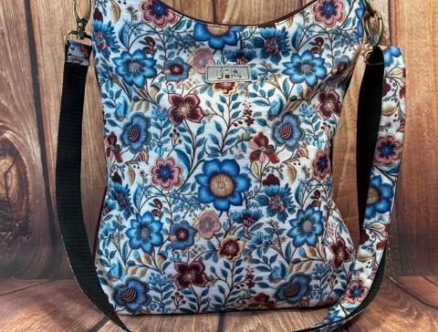 kabelka vyšívaná originální černá květinová crossbody kabelka.koženka 