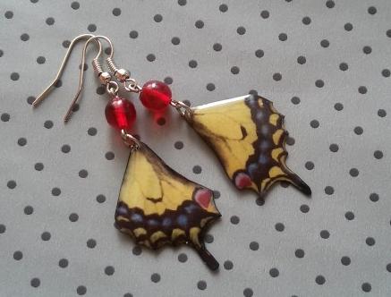 Motýlí křídla s korálkou VI. hmyz motýl letní motýlek butterfly zajímavé paví oko otakárek neobyčejné motílí monarcha babočka fenyklový babočkovské 