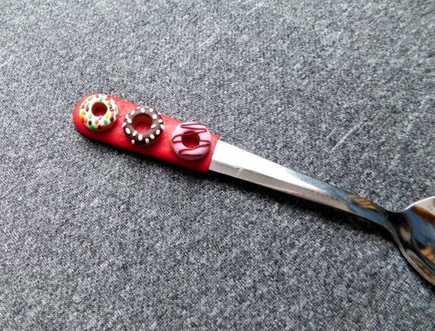 Lžička - sladkosti dětská fimo lžíce roztomilé cukroví dezertní sladkosti lžička zákusek s kočkou číča micka 