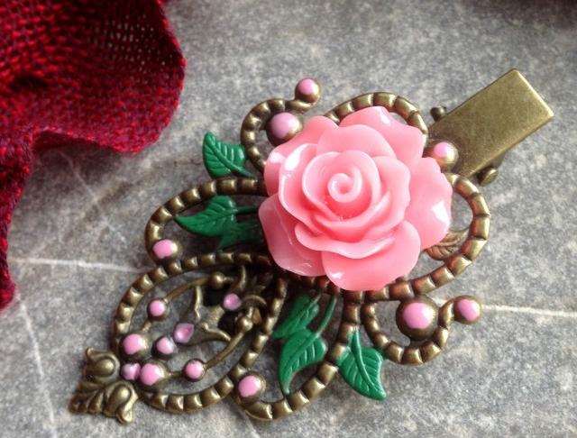 SPONKA S RŮŽOVOU RŮŽIČKOU sponka vintage filigrán růžička mosaz starobylý 