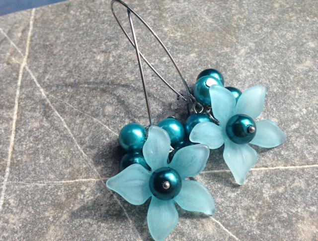 Blue rose korálky květinka tyrkysová 