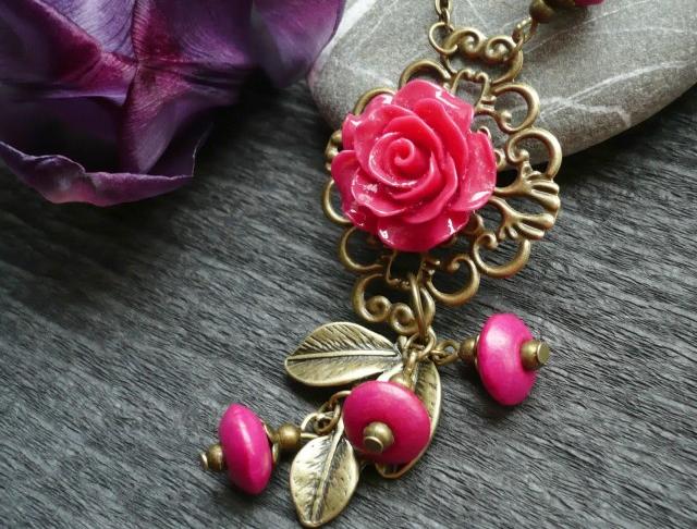 Fuchsie s růžičkou - náhrdelník náhrdelník korálky růžová vintage fuchsiová růžička mosaz 