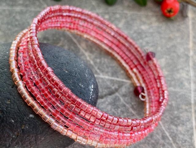 Náramek korálový duhový náramek elegantní luxusní jemný minimalistický 