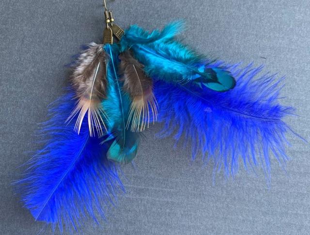 Peříčkové náušnice 05 letní extravagantní výrazné pírka ethno karneval peří peříčka boho 