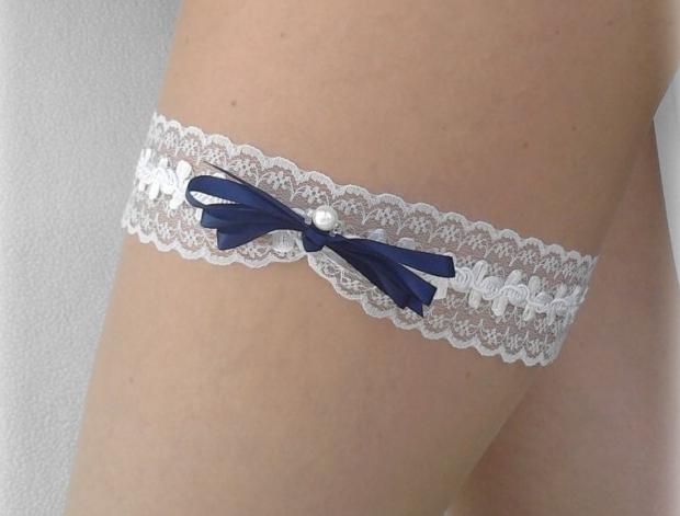 KRAJKOVÝ  PODVAZEK dárek modrá elegantní bílá svatba krajka sexy bílý svatební romantický dárkový nevěsta wedding podvazek hochzeit svatební šaty podvazkový pás 