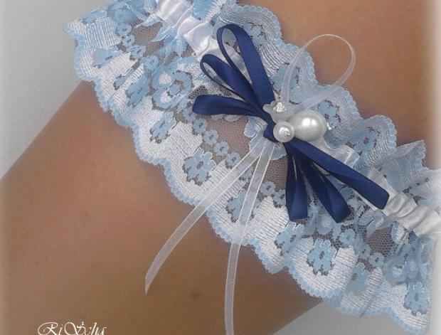 Saténová mašlička námořnická modř modrý dárek modrá elegantní bílá láska svatba krajka sexy bílý svatební romantický dárkový nevěsta wedding podvazek hochzeit svatební šaty podvazkový pás 