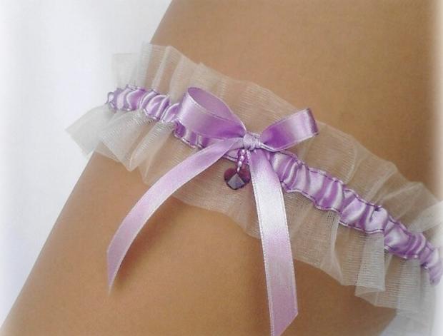 IVORY LILA Swarovski srdíčko dárek fialová elegantní láska svatba krajka lila sexy svatební smetanová romantický dárkový nevěsta ivory wedding podvazek hochzeit svatební šaty podvazkový pás 
