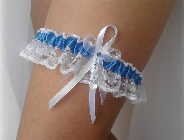 Swarovski bílo-modro-stříbrný modrý dárek modrá elegantní bílá láska svatba krajka sexy bílý svatební romantický dárkový nevěsta wedding podvazek hochzeit svatební šaty podvazkový pás 