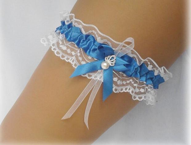 Podvazek - bílý - perla / štras modrý dárek modrá elegantní bílá láska svatba krajka sexy bílý svatební romantický štras dárkový nevěsta závoj wedding podvazek hochzeit svatební šaty štrasový podvazkový pás 