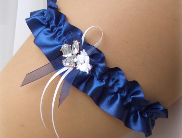 KRAJKA ŠTRAS modrý dárek modrá elegantní svatba krajka luxusní sexy luxus satén elastický svatební krajkový stužka štras dárkový nevěsta wedding podvazek námořnická modř erotika hochzeit svatební šaty štrasový podvazkový pás erotický podvazkový 