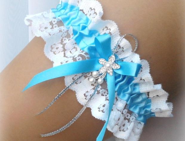 STŘÍBRNÁ TYRKYSOVÁ šperk modrý dárek modrá elegantní bílá dáreček láska svatba ozdoba tyrkysová krajka bižuterie sexy bílý svatební romantický tyrkysový štras dárkový nevěsta ženich závoj wedding podvazek zvyky hochzeit svatební šaty štrasový podvazkový pás 
