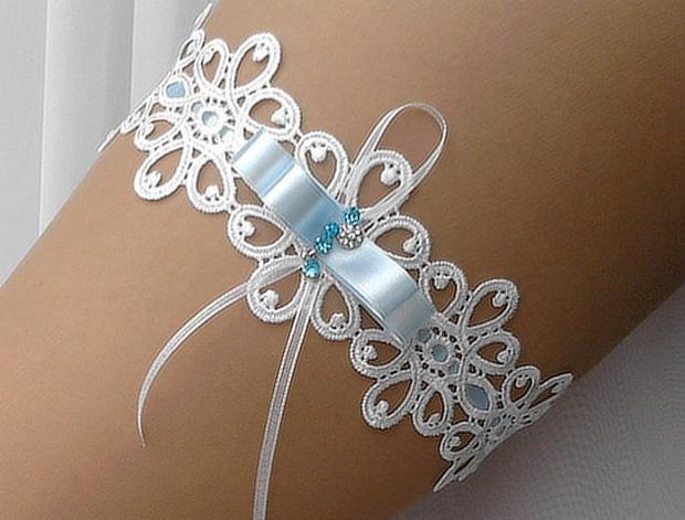 Květina krajka podvazek modrý dárek květina modrá elegantní bílá láska růže svatba kytička krajka nohy sexy mašlička bílý svatební čtyřlístek štěstí růžička romantický štras dárkový nevěsta ženich závoj wedding pás podvazek zvyky hochzeit svatební šaty štrasový podvazkový 