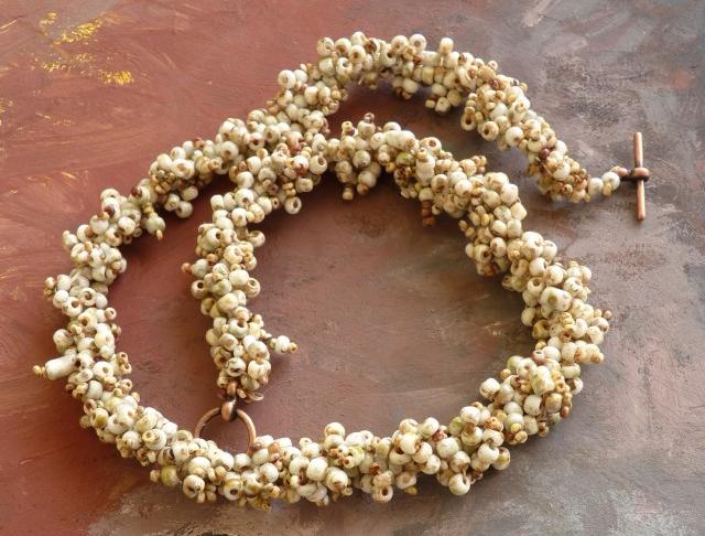 Na poušti náhrdelník kámen korálky přírodní šitý rokajl univerzální poušť písek masivní natural drobný 