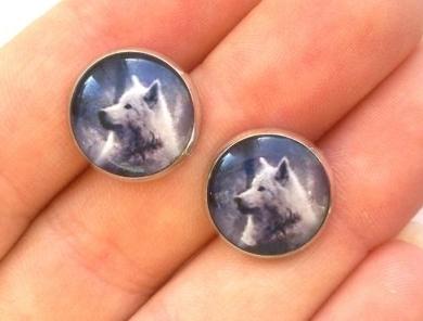 Bílý vlk - náušnice z pryskyřice šperk kov náušnice modrá vlk bílá černá pecky extravagantní krásný barevný společenský slavnostní puzety jednoduchý móda handmade trendy lepení stylové bižuterní kov do města vtipný módní doplněk šperky-náušnice každodenní white fang k outfitu ozvláštní vtipné náušnice vtipný šperk náušnice pecky s vlkem pecky 12mm vlčí náušnice wolf earrings pryskyřice křišťálová pryskyřice 