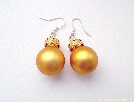 Vánoční baňky světle zlaté MATNÉ náušnice vánoce sklo baňky 