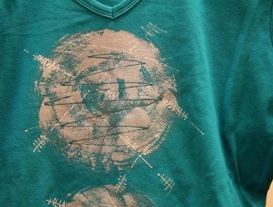 Triko petrolejové kola