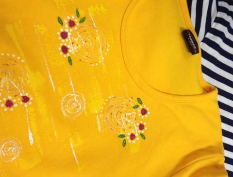 Tričko kvítky na žluté