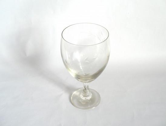 371_ Sklenička broušená, číše, 1985