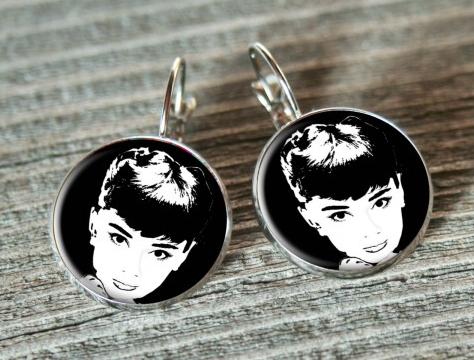 Audrey II. originální náušnice letní hvězda květ zahrada králík zajíc léto neon valentýn pryskyřice pink duha kvítek duhovka duhové neonové nevšední audrey 