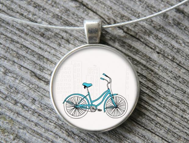 Bicykl přívěsek originální květ zahrada léto valentýn pryskyřice kvítek duhovka duhové nevšední náhrdelník letní 