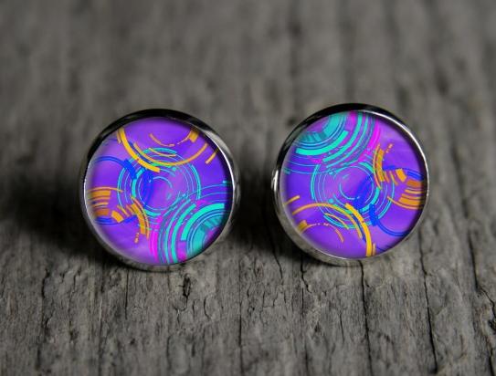 Fialový ornament originální dárek náušnice podzim letní léto valentýn pryskyřice duha puzetky páv nevšední nušnie zima vánoce 