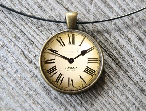 Ciferníky přívěsek originální květ zahrada léto valentýn pryskyřice kvítek duhovka duhové nevšední náhrdelník letní 