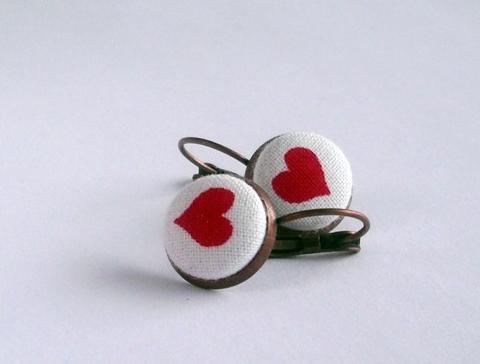 Červené srdce voda červená moře náušnice bílá láska motýlek pecky léto button buton alergie buttonky chirurgická ocel zarážky červená. srdce 