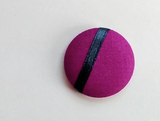 Brož Švestková brož náušnice modrá stuha fialová letní svěží sada button švestka můstek buton alergie buttonky 