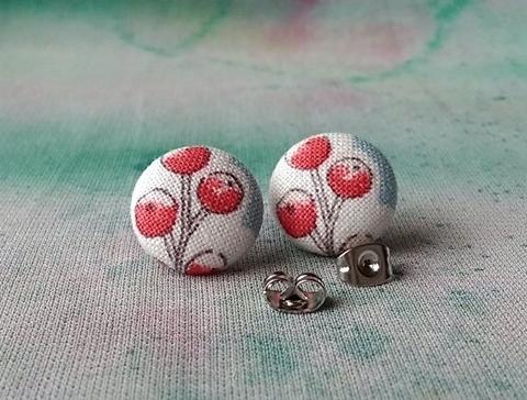 Náušnice Červené bobule náušnice láska třešně motýlek pecky léto ocel rudá rybíz button koláč bobule pecka buton alergie buttonky zarážky 