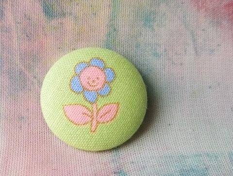 Brož S kopretinkou brož zelená modrá růžová letní přírodní louka kytka kopretina klasika luční button kvítí můstek buton alergie buttonky 