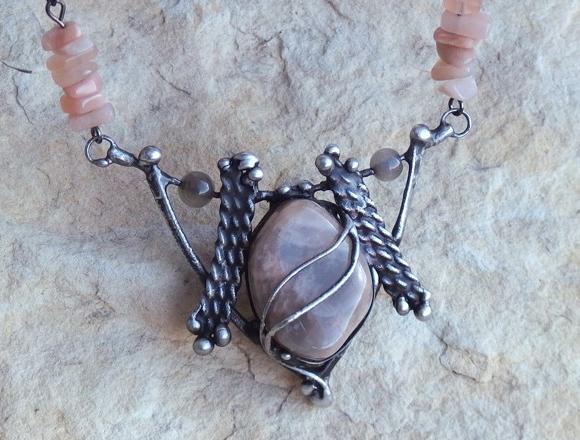 Chryzopras na perleti