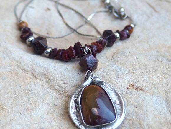 Chryzopras na perleti