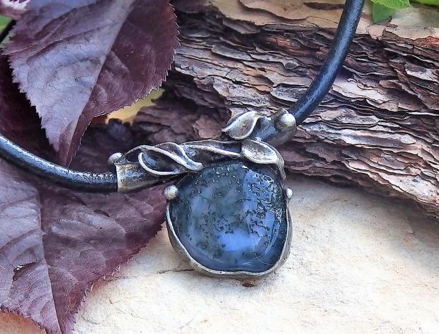 Chryzopras na perleti